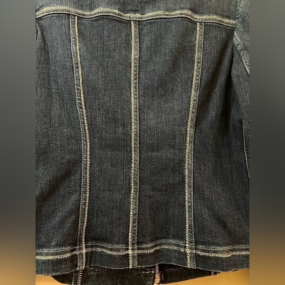 St. John sport women’s jacket with zipper and button up size small - Picture 8 of 10